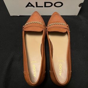 Womens ALDO brown leather flats size 8.5